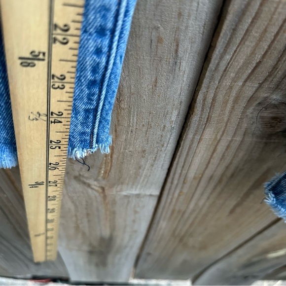 Levi's Premium Blue Distressed Women Jeans Size 32 - Picture 6 of 14